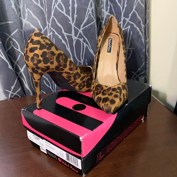 Heels - Picture 2 of 2